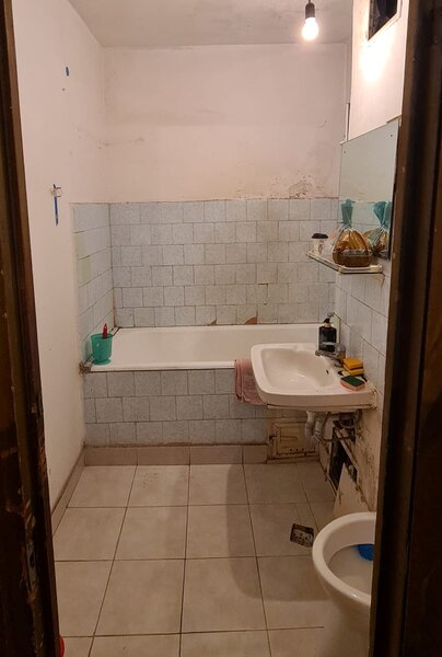 Lacul Tei stradal vav Facultatea de Constructii,langa Parcul Tei